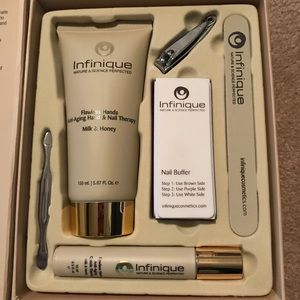 Infinique Flawless Hands Anti-Aging Manicure Set